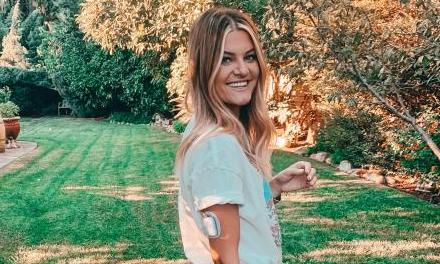 Photo of Jessyka with her pump showing