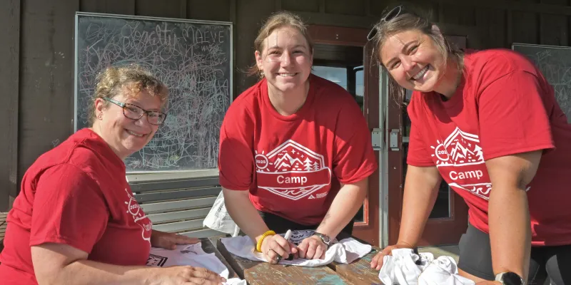 Smiling ADA diabetes camp volunteers